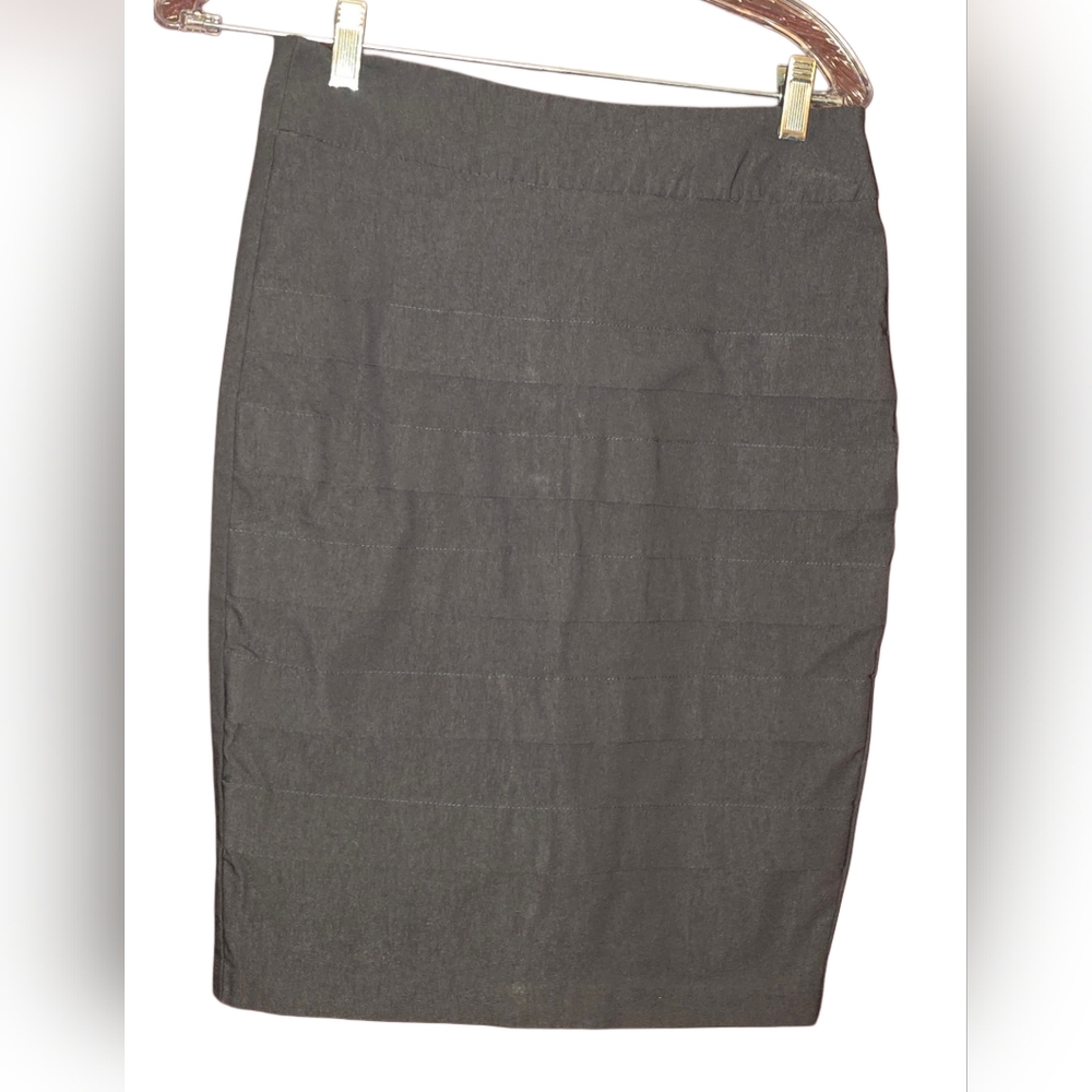K.Scion Brand Ruffled Pencil Skirt - Grey/Women's Size L